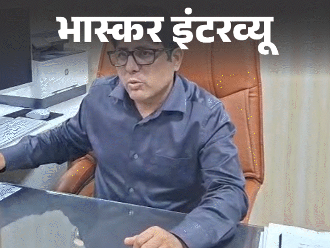 
                 कमिश्नर अभिषेक सिंह बोले, 'सोमवार से मैं खुद ई-अटेंडेंस लगाऊंगा':तीन लाख शिक्षक लगा रहे ई-अटेंडेंस, यह व्यवस्था किसी को परेशान या प्रताड़ित करने के लिए नहीं 
            
