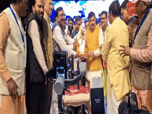
                 55 लाख पाल वोटर... लेकिन चुनावों में टिकट नहीं मिलते:गड़रिया महासभा के अध्यक्ष ने रखी मांग तो CM बोले- बोर्ड बनाकर समाज को मौका देंगे 
            