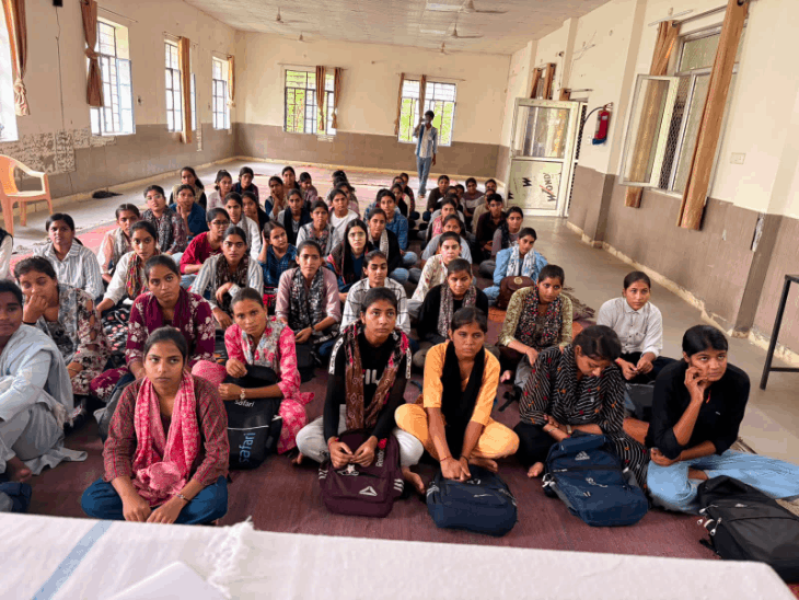 कोटपूतली गर्ल्स कॉलेज में NEP-2020 पर कार्यशाला:छात्राओं को नई शिक्षा नीति के प्रावधान बताए; अंगदान की शपथ दिलाई, छात्रवृत्ति की जानकारी दी