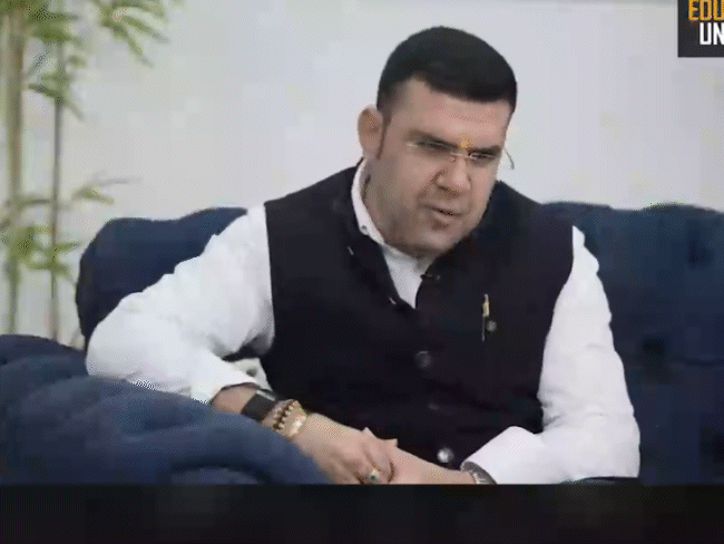 
                 पहचान बनानी है तो किसी एक हुनर में माहिर बनिए:ओरिएंटल यूनिवर्सिटी के प्रो-चांसलर गौरव ठकराल बोले- डिग्री के साथ इंडस्ट्री अनुभव और मजबूत नॉलेज जरूरी 
            