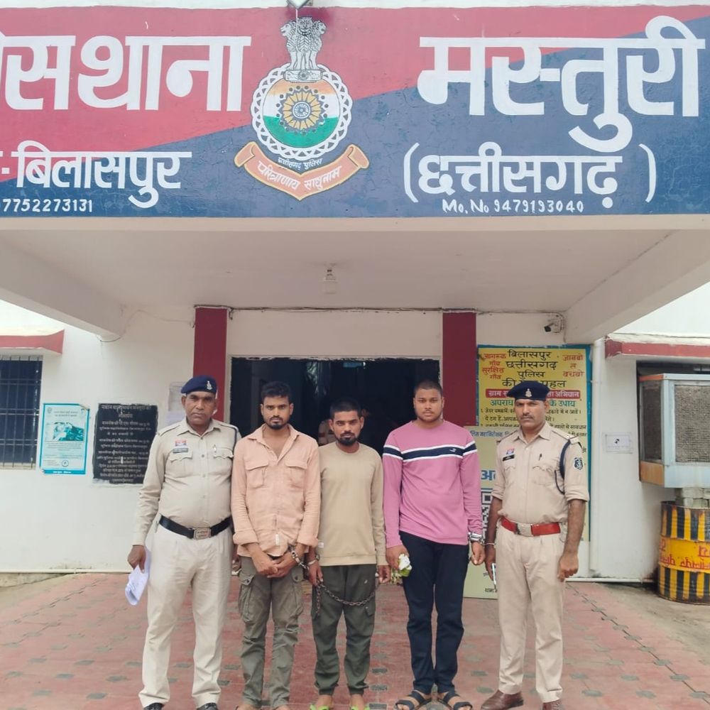 देवर-भाभी का न्यूड वीडियो वायरल कर ब्लैकमेल:हेराफेरी करने पर नौकरी से निकाला, मालिक के भाई और पत्नी प्राइवेट वीडियो किया वायरल, FIR के बाद तीन गिरफ्तार
