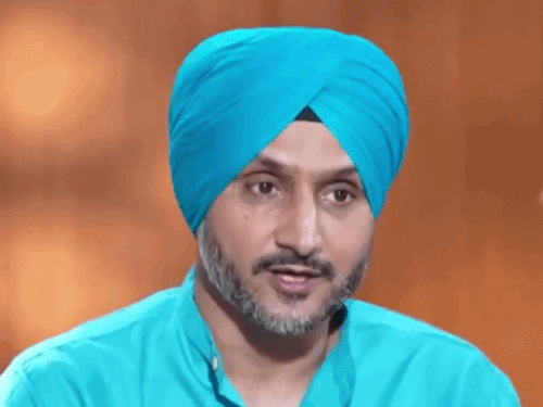 
                 पूर्व क्रिकेटर हरभजन बोले- मैंने क्रिकेट में कुछ नहीं किया:100 टेस्ट, पहली हैट्रिक वाहेगुरु की मेहर, उनकी मर्जी के बिना पत्ता भी नहीं हिलता 
            