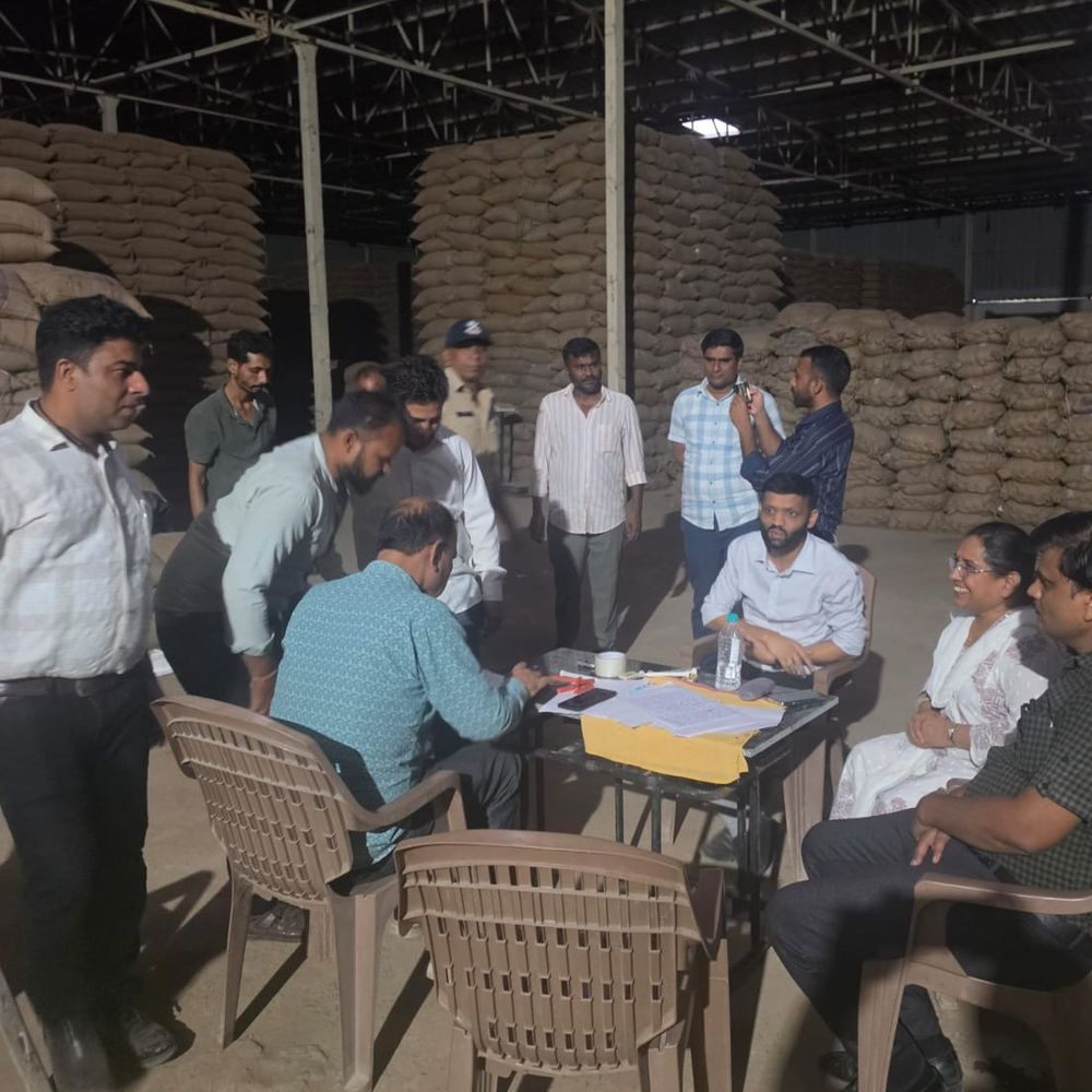 नर्मदापुरम में 28 करोड़ की मूंग में मिट्टी मिली:15 दिन बाद भी गिरफ्तारी नहीं, FIR वाले वेयरहाउस में फिर खरीदी शुरू