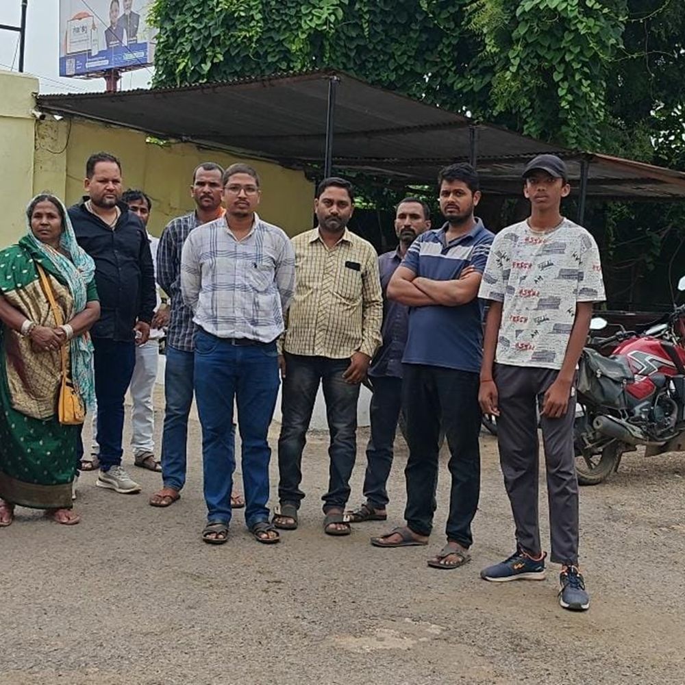 अफसर प्रता​ड़ित कर रहे, जल समाधि लूंगा