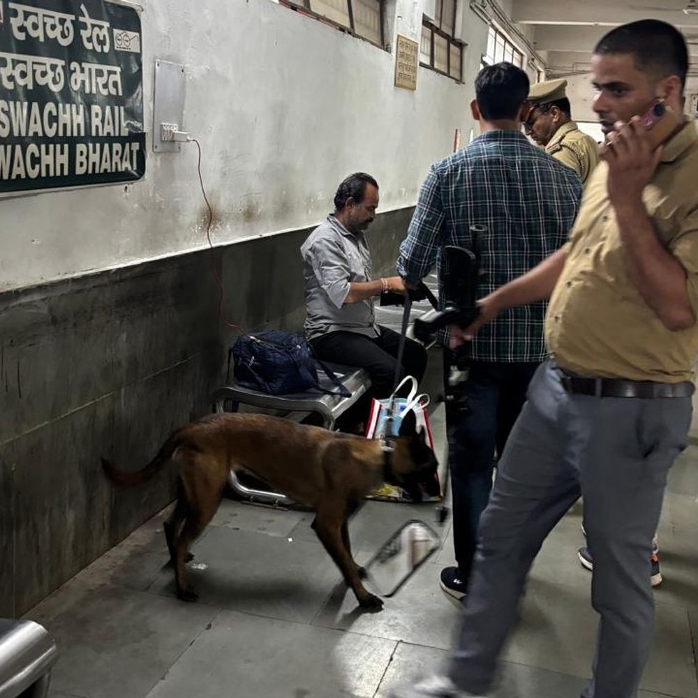 स्वतंत्रता दिवस से पहले मेरठ में होटलों की सघन चेकिंग:लोगों के दस्तावेज खंगाले, पार्किंग की भी हुई चेकिंग
