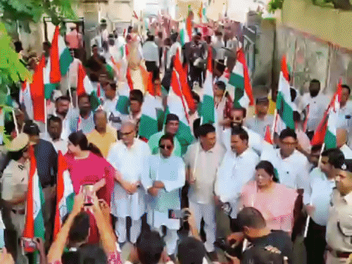 दरभंगा- स्वतंत्रता दिवस पोलो मैदान में मंत्री शैलेंद्र करेंगे ध्वाजारोहण:मुख्य समारोह स्थल पर हर एंट्री गेट पर होगी चेकिंग, महादलित टोलों में बुजुर्ग फहराएंगे तिरंगा