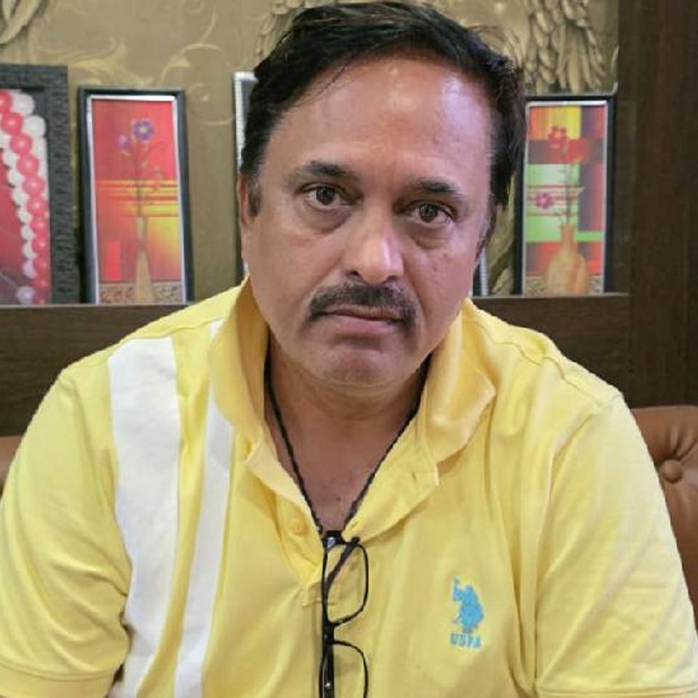 इंदौर निगम के ARO के ठिकानों पर लोकायुक्त का छापा:  31 साल की नौकरी में 80 लाख वेतन, 2.53 करोड़ की संपत्ति;पत्नी के नाम दो बिल्डिंग-होस्टल – Indore News