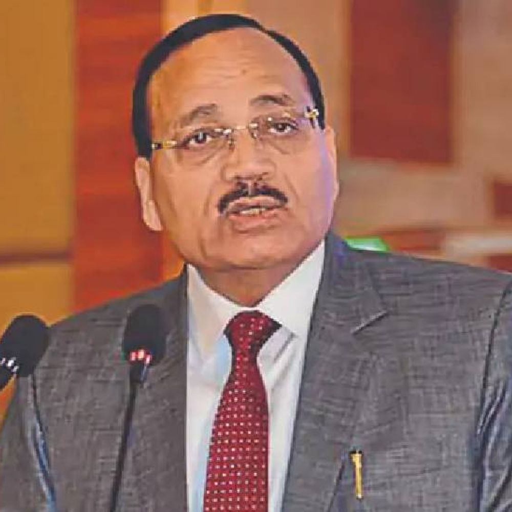
                 सीजेआई कांत ने कहा, टिप्पणी का गलत इस्तेमाल हुआ:युवाओं को भटकाने की कोशिश, सोशल मीडिया पर बिना संदर्भ क्लिप से जताई चिंता 
            
