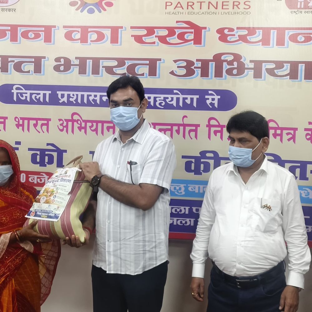 मधेपुरा में 50 टीबी मरीजों को पोषण किट बांटे:टीबी मुक्त भारत अभियान के तहत जनसहयोग से मिली सहायता