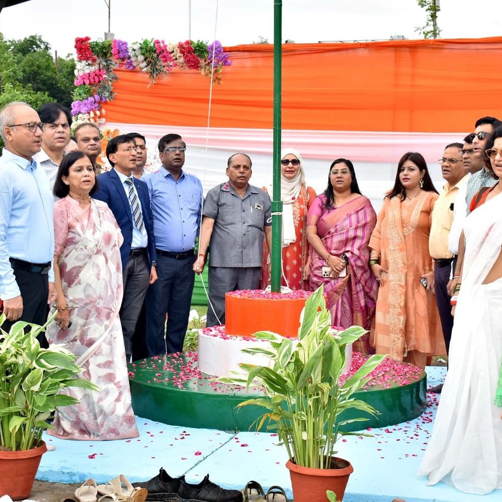 स्वतंत्रता दिवस पर देशभक्ति के रंग में रंगा GSVM:मेडिकल कॉलेज में फहराया तिरंगा, उत्कृष्ट सेवा देने वाले डॉक्टर और स्टाफ सम्मानित