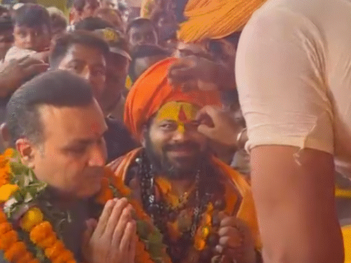 आज अखबार नहीं, अयोध्या की कल की 5 बड़ी खबरें:क्रिकेटर वीरेंद्र सहवाग ने किए रामलला के दर्शन, हाथ काटने वाले 3 आरोपी गिरफ्तार