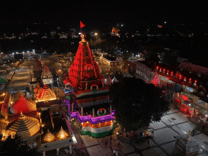 
                 महाकाल गर्भगृह में एंट्री के नाम पर फर्जी पत्र:चार संतों को प्रवेश दिलाने जूना अखाड़े के फर्जी लेटर हेड का इस्तेमाल, नकली सील-साइन भी किए 
            