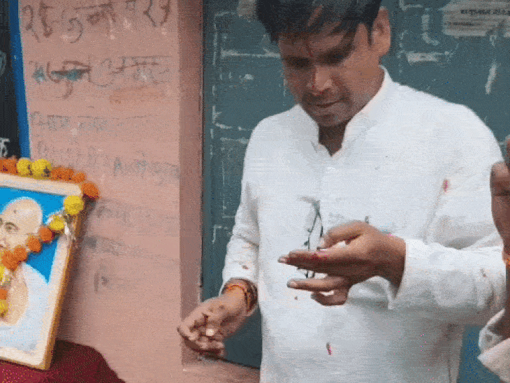 आगर-मालवा में स्वतंत्रता दिवस पर सरपंच से मारपीट:उमरपुर ग्राम पंचयात कार्यालय के ध्वजारोहण कार्यक्रम में विवाद