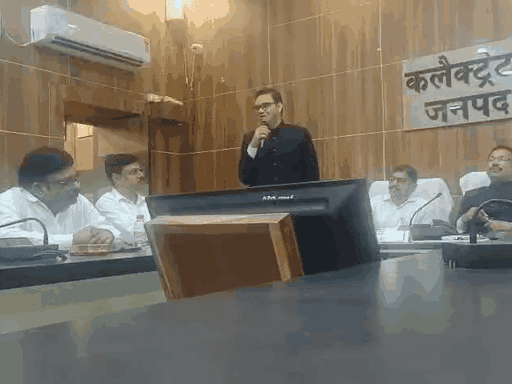 जालौन की कल की 5 बड़ी खबरें:IAS रिंकू सिंह राही बोले- अंग्रेजों ने नहीं हमने किसानों का शोषण किया; डीएम ने फहराया तिरंगा