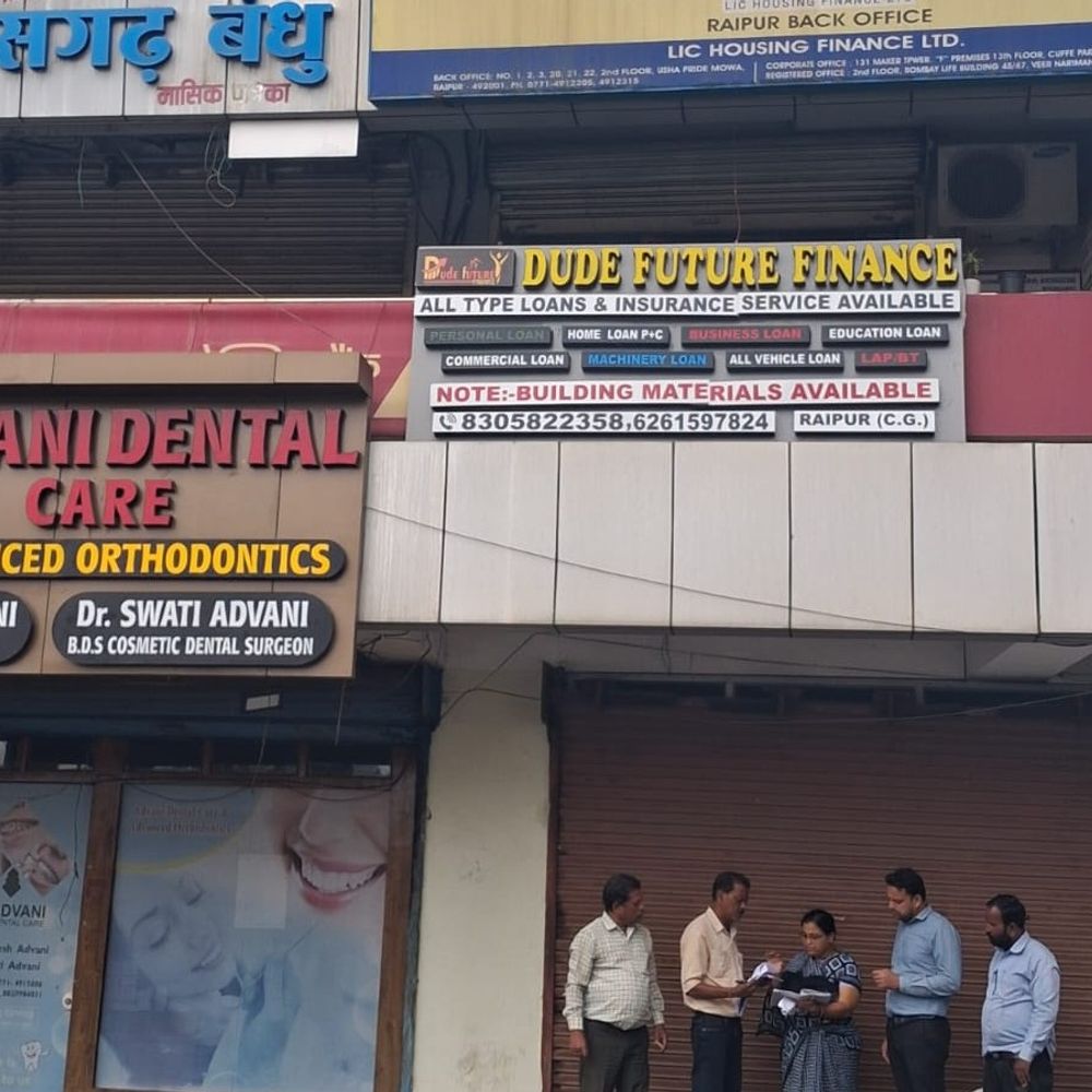 बकाया टैक्स जमा नहीं करने पर 3 प्रतिष्ठान सील:1.67 लाख रुपए से ज्यादा बकाया, निगम ने दुकानों पर ताला लगाया