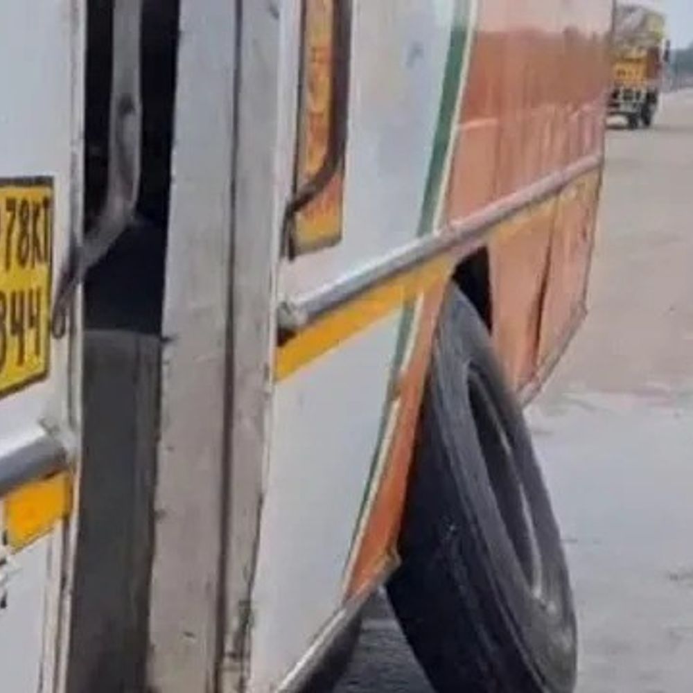 रोडवेज बस के पिछले दोनों टायर निकले:हमीरपुर में पुल पर बड़ा हादसा टला, यात्री सुरक्षित