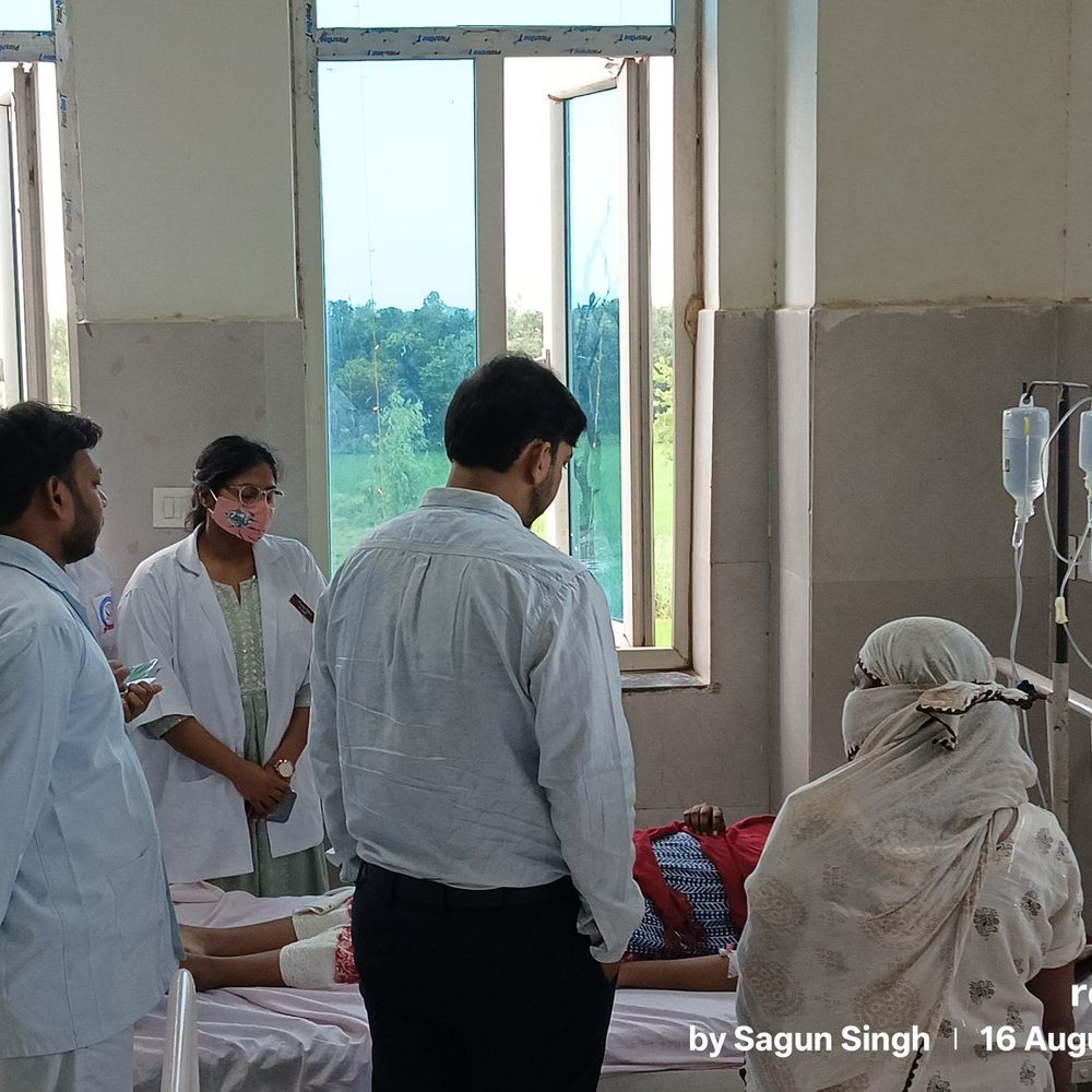 लखीमपुर-खीरी के जिला अस्पताल में भर्ती महिला से छेड़छाड़:पेशेंट हेल्पर गिरफ्तार, पुलिस आरोपी से कर रही पूछताछ