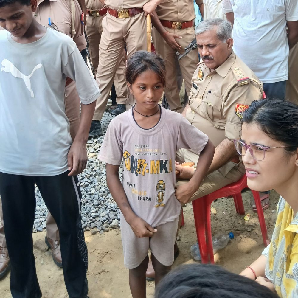 सुल्तानपुर में करंट से युवक की मौत:अंतिम संस्कार पर परिजनों का हंगामा, प्रशासन ने मनाया