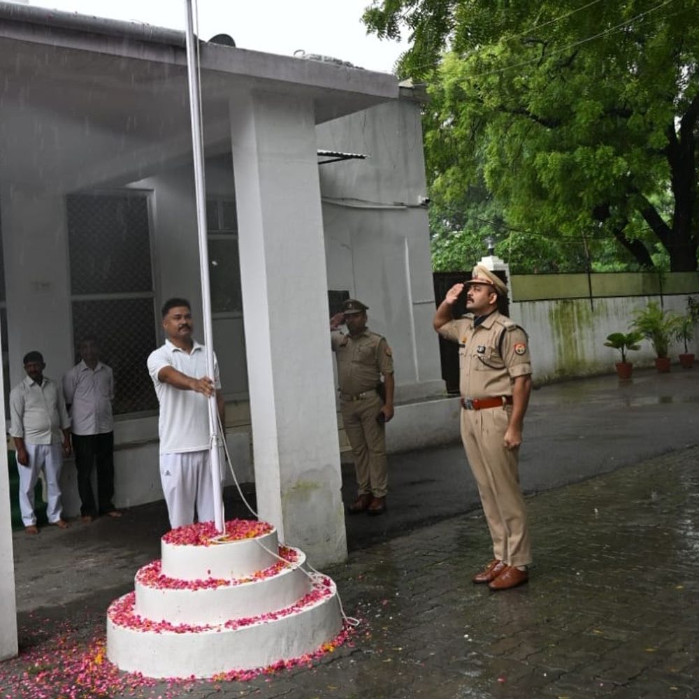 आज अखबार नहीं, बांदा की कल की 5 बड़ी खबरें:महिला से रेप, स्वतंत्रता दिवस पर पुलिसकर्मी सम्मानित, डीजल अनियमितता की जांच बीच में अटकी