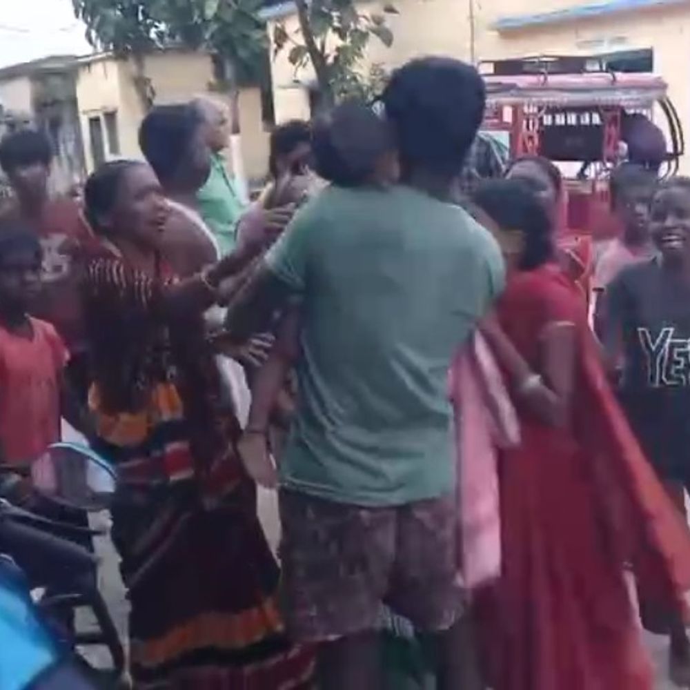 बांस की सीढ़ी से गिरी मासूम बच्ची, मौत:बांका के केशोपुर में छत पर चढ़ते समय हुआ हादसा