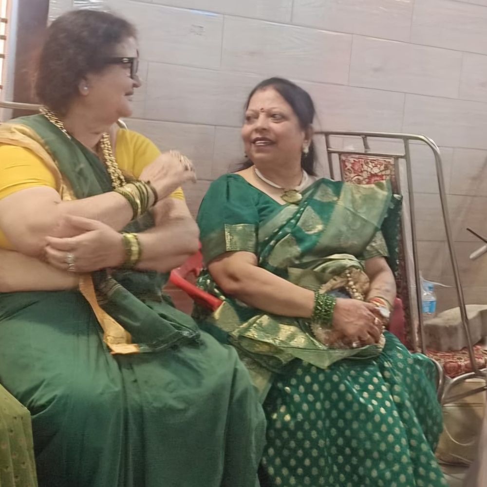 महापौर प्रमिला पांडेय ने हरियाली तीज पर गाया लोकगीत:'राधारानी बदरिया घेरि आई ननदी' से बांधा समां, रेनू निगम ने भी दी प्रस्तुति