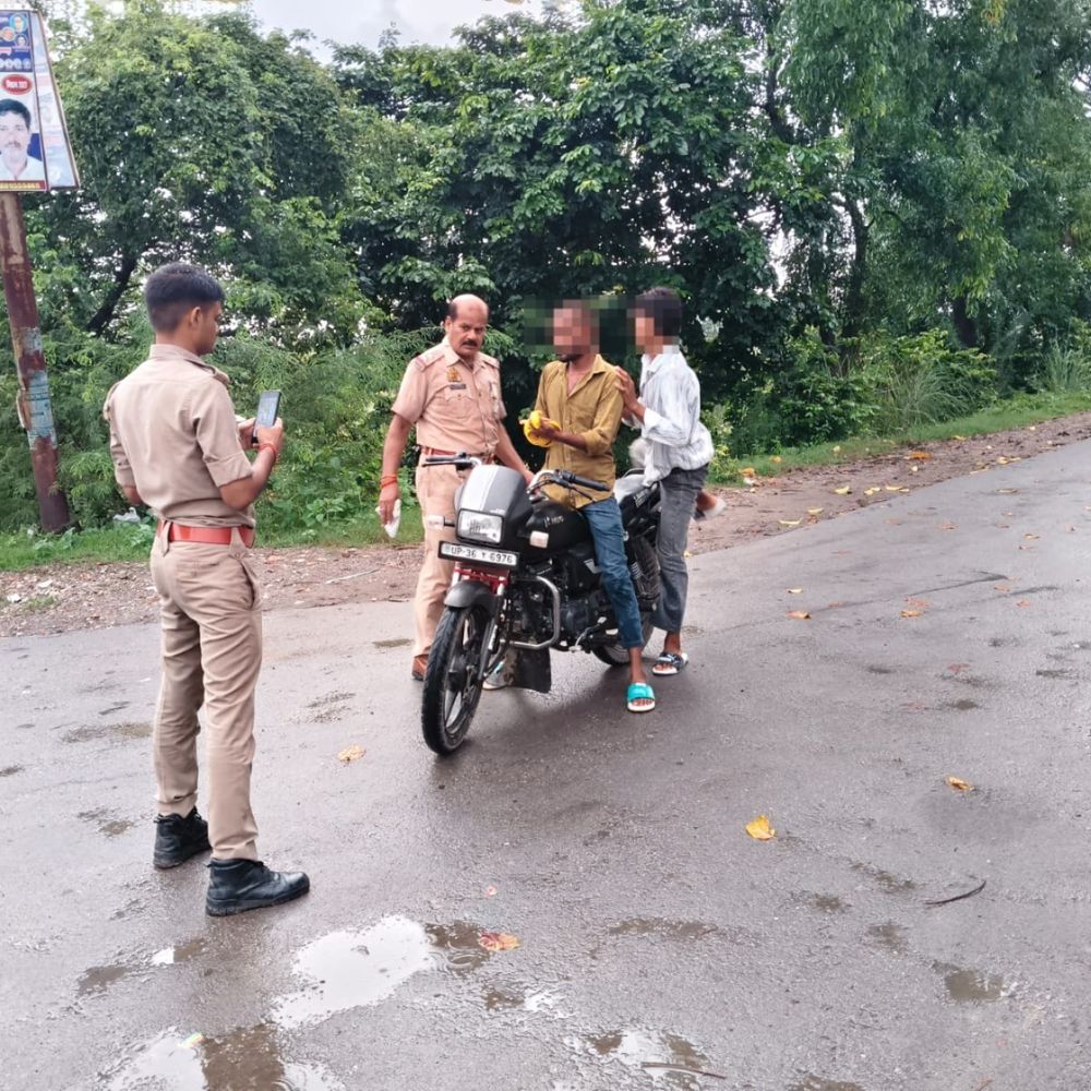 सुल्तानपुर में विशेष चेकिंग, 307 वाहनों का कटा चालान:ओवरस्पीडिंग पर इंटरसेप्टर से कार्रवाई, ₹4.85 लाख जुर्माना वसूला