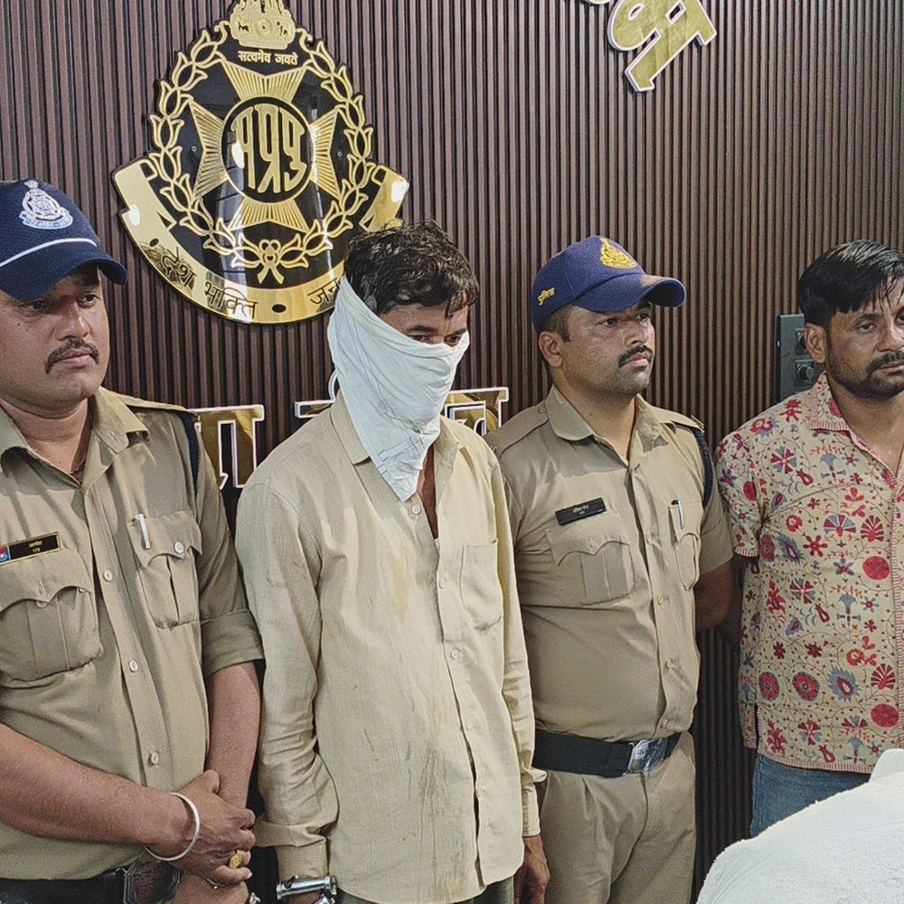 
                 10 किलो से अधिक 51 लाख की अफीम पकड़ी:नीमच में जोधपुर का तस्कर बस स्टैंड से गिरफ्तार 
            