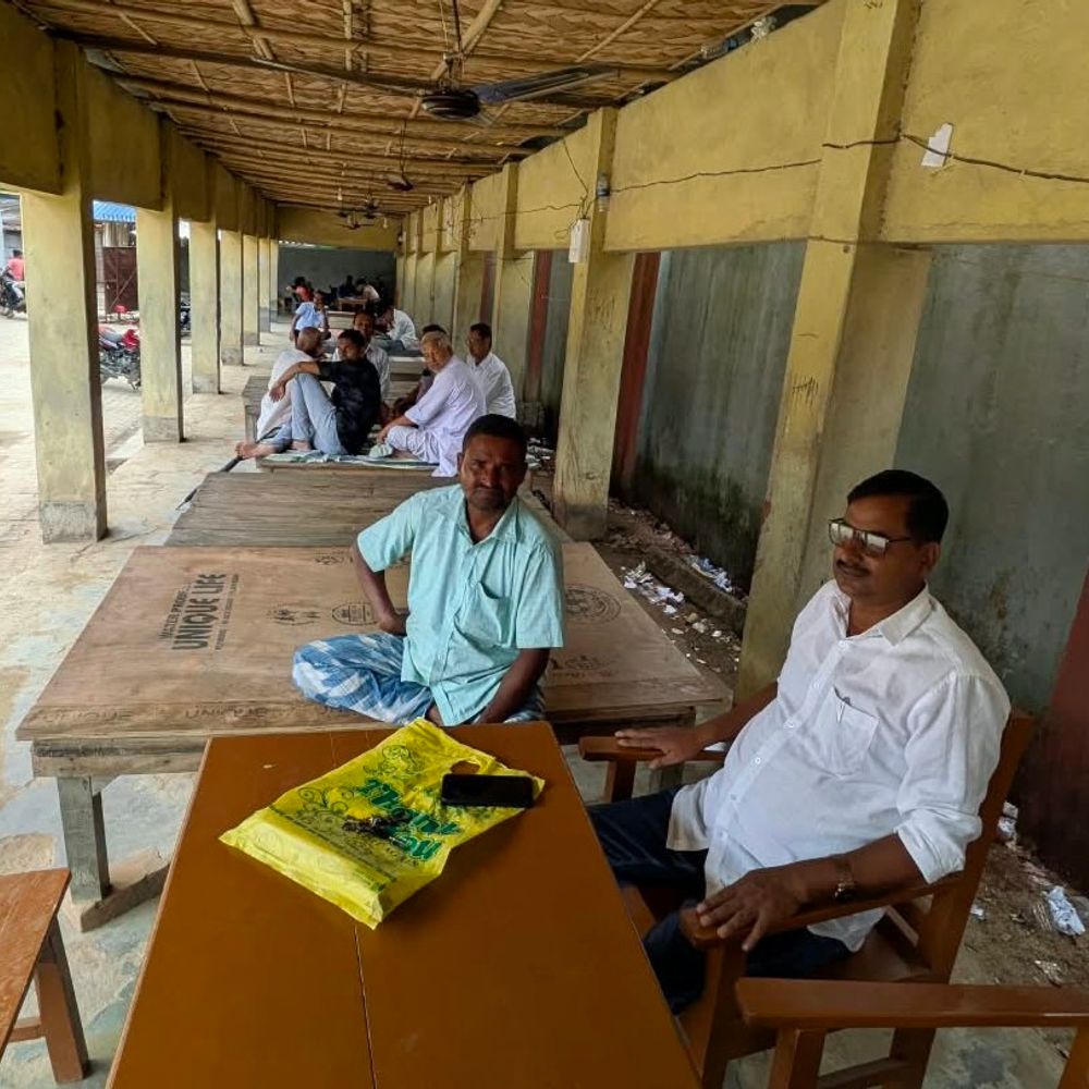 किशनगंज में पेपरलेस रजिस्ट्री का पहला दिन फीका:डिजिटल व्यवस्था लागू, कातिब हड़ताल पर, कार्यालय में सन्नाटा पसरा