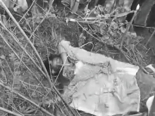 अवैध संबंध, ब्लैकमेलिंग के बाद महिला की हत्या, 3 गिरफ्तार:14 अगस्त को खेत में सिर कुचली हुई मिली थी लाश, मायके में पड़ोसी से था अफेयर