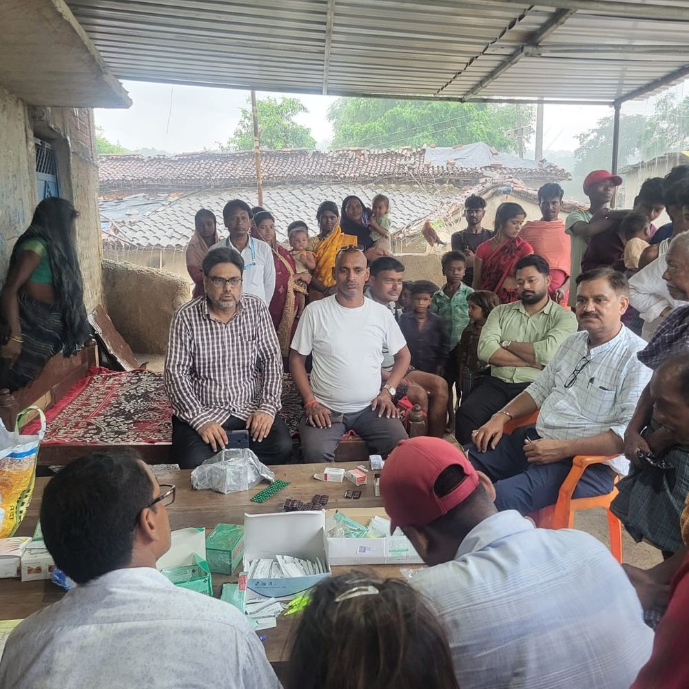बाराचट्टी के बड़की चापी में डेंगू की आशंका पर जांच:स्वास्थ्य विभाग ने 22 सैंपल लिए, सभी निगेटिव