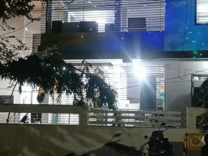
                 भोपाल में दो करोड़ के लालच में नाबालिग की हत्या:गुप्तांग काटकर विदेश में बेचने की थी साजिश, लापता किशोर का छोटे तालाब में मिला था शव 
            