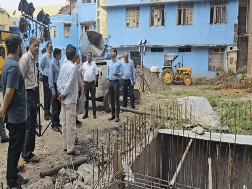 
                 निगम कमिश्नर ने एजेंसी को फटकार, जल्दी करो काम:निगम की नई बिल्डिंग का काम देखा, डिपार्टमेंट शिफ्ट करने को कहा; कर्मचारियों की सैलरी काटी 
            