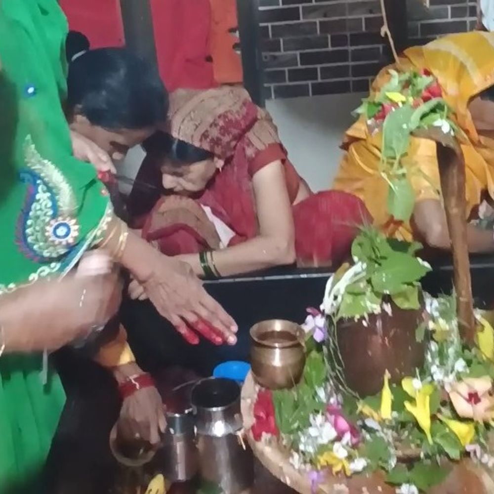 नाग पंचमी पर शिव मंदिर में उमड़ी भक्तों की भीड़:सिंचाई कॉलोनी स्थित मंदिर में श्रद्धालुओं ने की पूजा-अर्चना