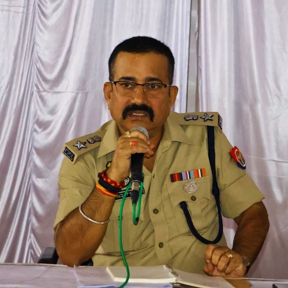 हापुड़ में 19 SI किए गए ट्रांसफर:चौकी प्रभारियों से लेकर साइबर सेल तक फेरबदल, कानून-व्यवस्था मजबूत करने पर फोकस