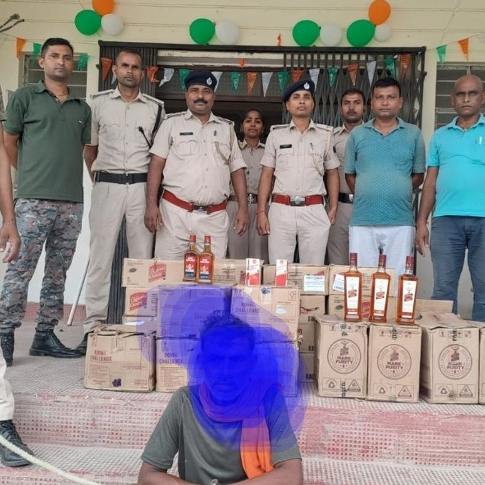 साइकिल दुकान से 208 लीटर अवैध शराब बरामद:दरभंगा में मद्यनिषेध टीम ने एक अभियुक्त को गिरफ्तार किया
