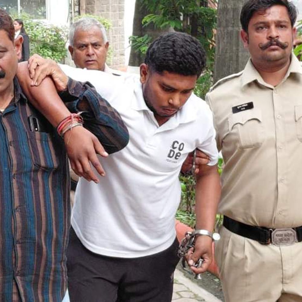 
                 इंदौर में रेस्टोरेंट कर्मचारी की हत्या का आरोपी पकड़ाया:परिजन ने शव रखकर किया चक्काजाम, बोले- हत्यारे को फांसी होना चाहिए 
            