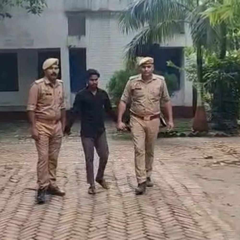तेज बुखार में मेडिकल स्टोर पहुंची किशोरी:सीतापुर में इंजेक्शन-ड्रिप के बाद बिगड़ी हालत, मौत के बाद झोलाछाप डॉक्टर गिरफ्तार