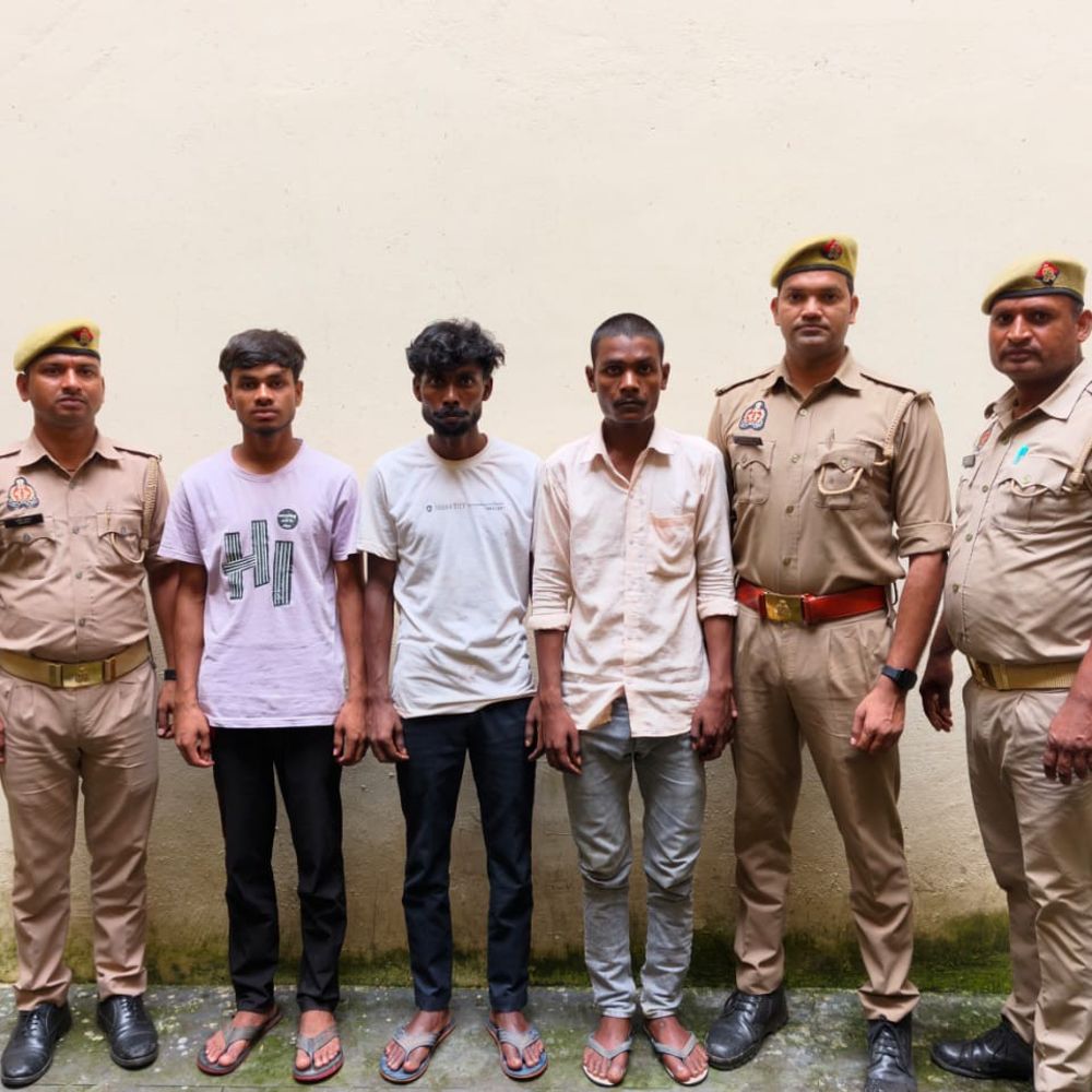 प्रेम-प्रसंग को लेकर युवक की हत्या, 3 आरोपी गिरफ्तार:सोनभद्र में गला दबाकर पानी में डुबोकर मारा था, बाइक-मोबाइल बरामद