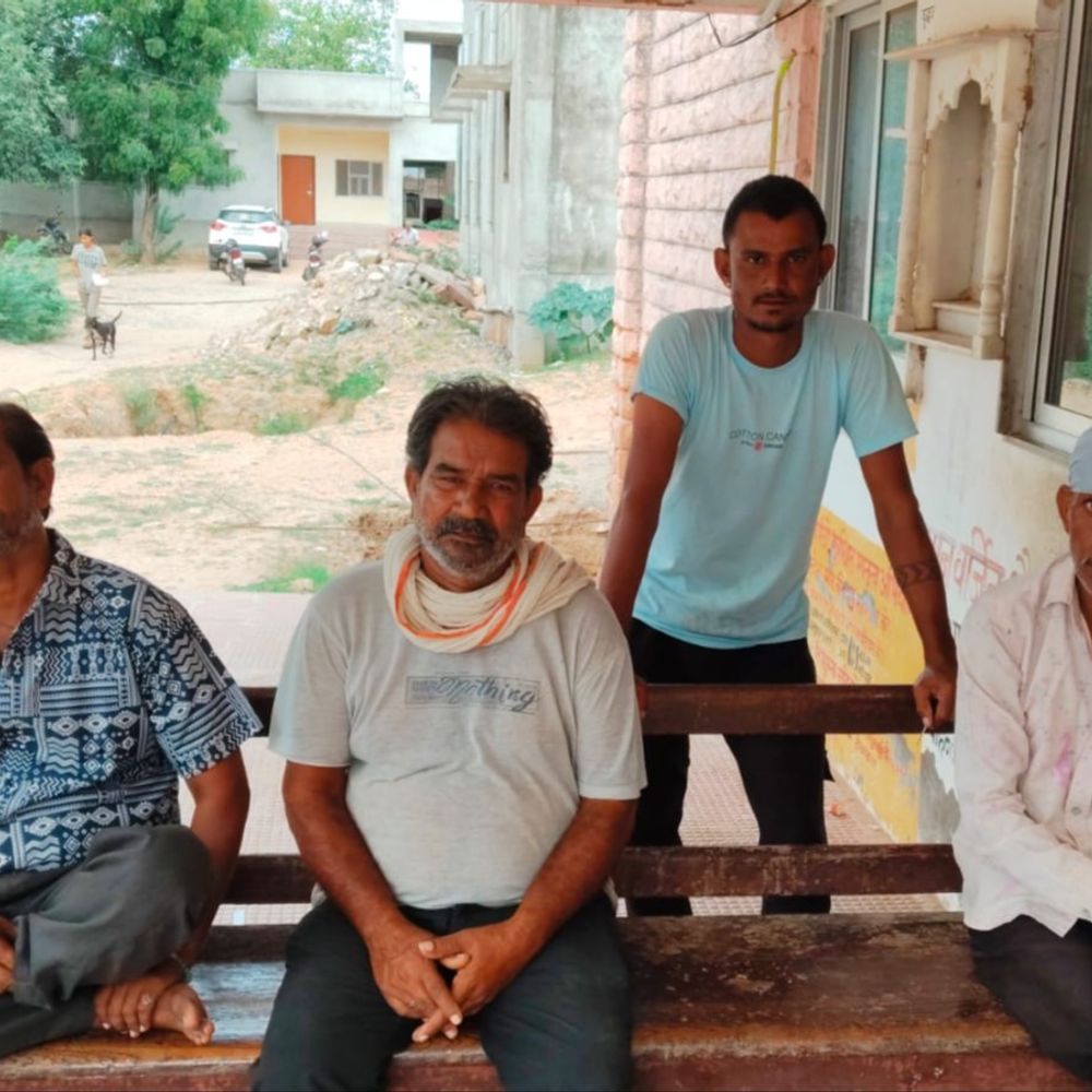 महिला की गला-घोंटकर हत्या, चेहरे पर मिले चोट के निशान:घर से डेढ़ किलोमीटर दूर मिली बॉडी; पति और उसका दोस्त डिटेन