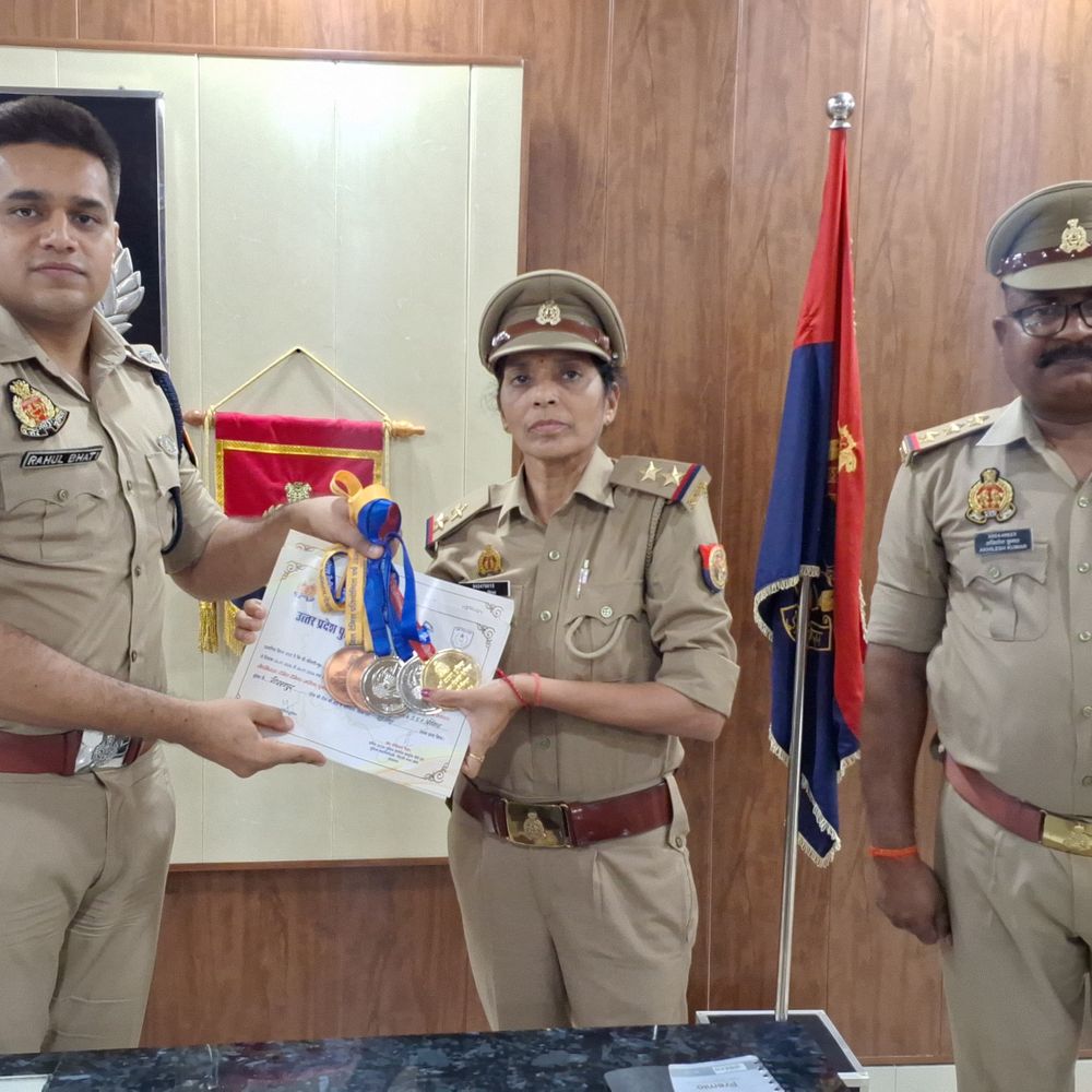श्रावस्ती की SI वीरांगना मिश्रा ने जीते 5 पदक:43वीं यूपी पुलिस बैडमिंटन प्रतियोगिता में हिस्सा लिया, एसपी ने किया सम्मानित