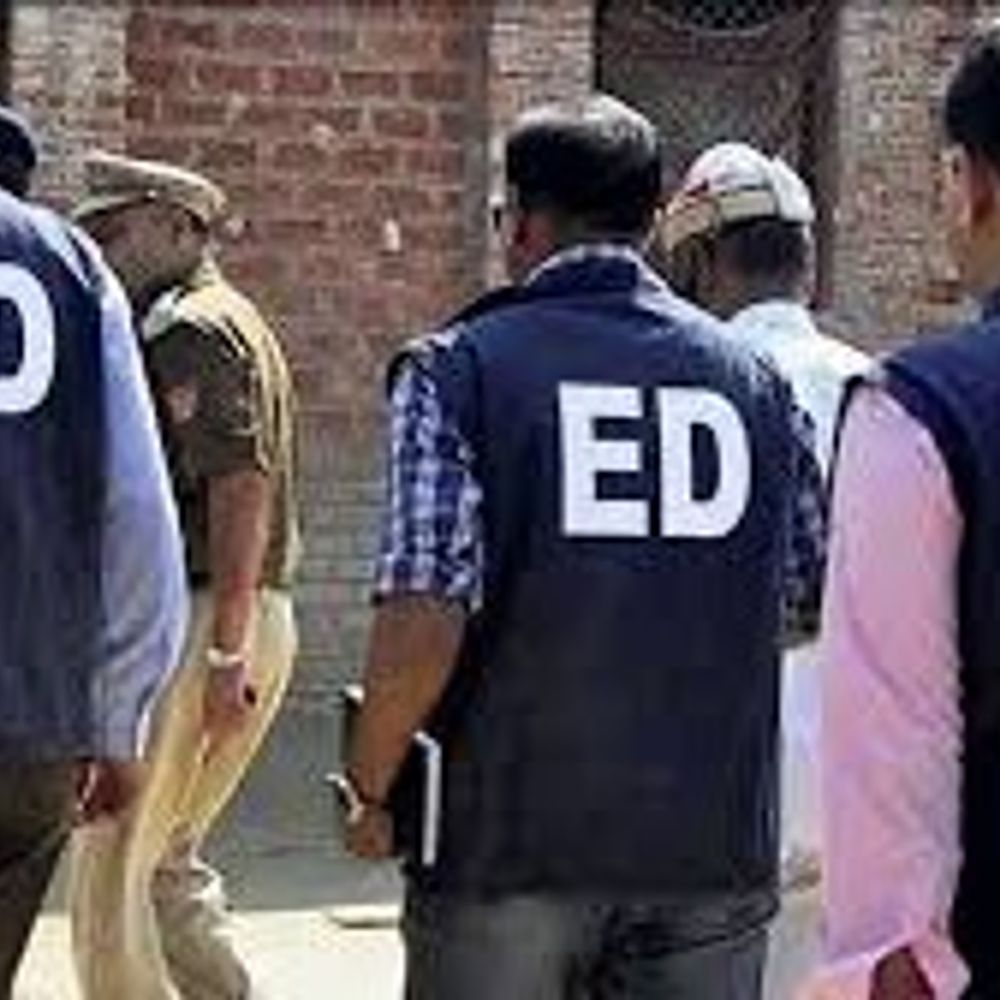 
                 SAGA ग्रुप के पोंजी घोटाले पर ED की छापेमारी:30 करोड़ की संपत्ति फ्रीज, पांच साल में रकम दोगुनी होने, कार देने का देते थे झांसा 
            