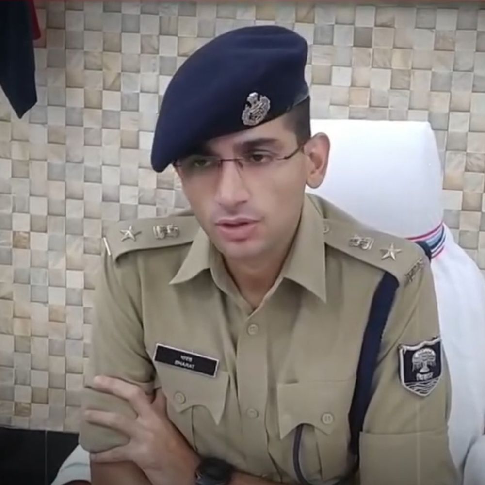 AK-47 फायरिंग के बीच सीवान को मिला नया एसपी:2019 बैच के IPS भारत सोनी संभालेंगे कमान, अपराध नियंत्रण होगी पहली चुनौती