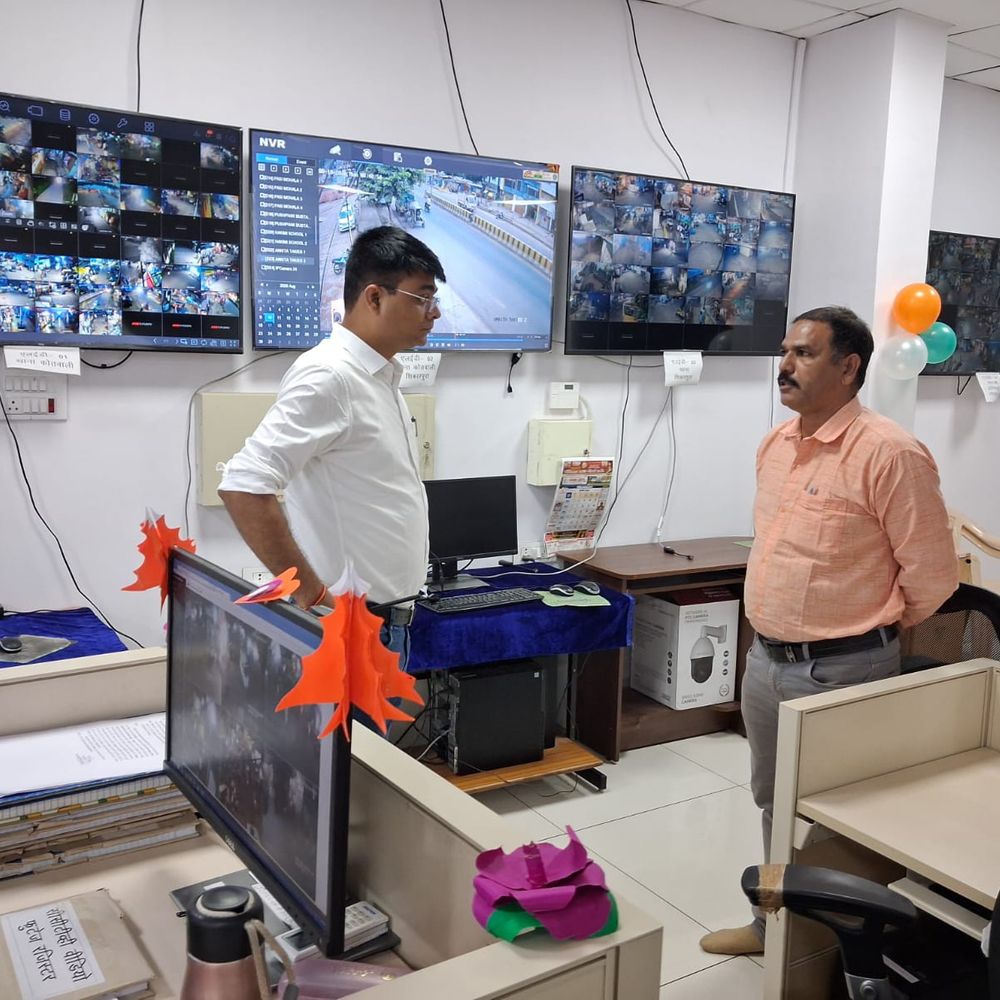 बुरहानपुर में त्योहारों से पहले एसपी का आकस्मिक निरीक्षण:CCTV निगरानी पर जोर; जुलूस-कांवड़ यात्राओं के लिए सुरक्षा और ट्रैफिक प्लान के निर्देश