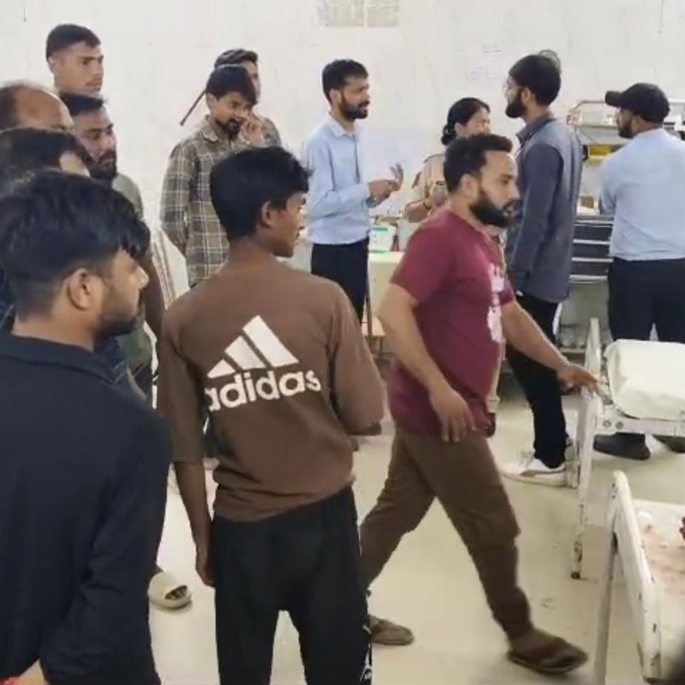 ओडेला रोड पर करंट की चपेट में आया युवक:गंभीर हालत में जयपुर रेफर, होमगार्ड ने पहुंचाया अस्पताल