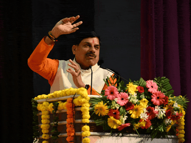 
                 CM बोले-फेक न्यूज के दौर में नेक न्यूज की जरूरत:अभिनेता पीयूष मिश्रा बोले- आज के युवा स्मार्ट, लेकिन महापुरुषों को ट्रोल न करें 
            