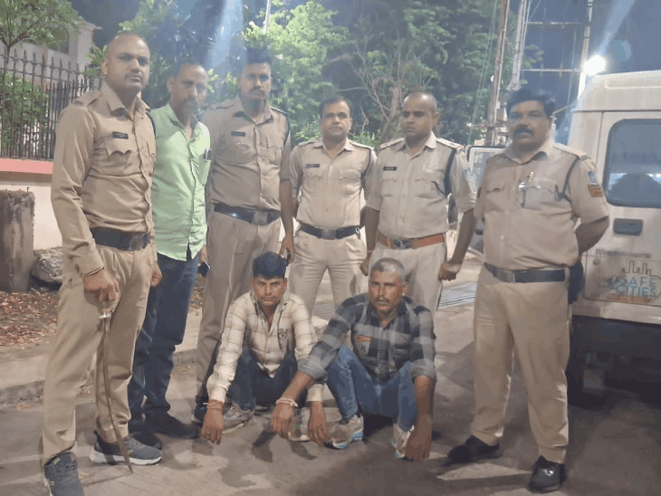 
                 मंदसौर में विवाद के बाद दो भाइयों का तांडव:युवक और माता-पिता पर तलवार से हमला; बेटे के सिर में 10 टांके, मां का हाथ फ्रैक्चर 
            