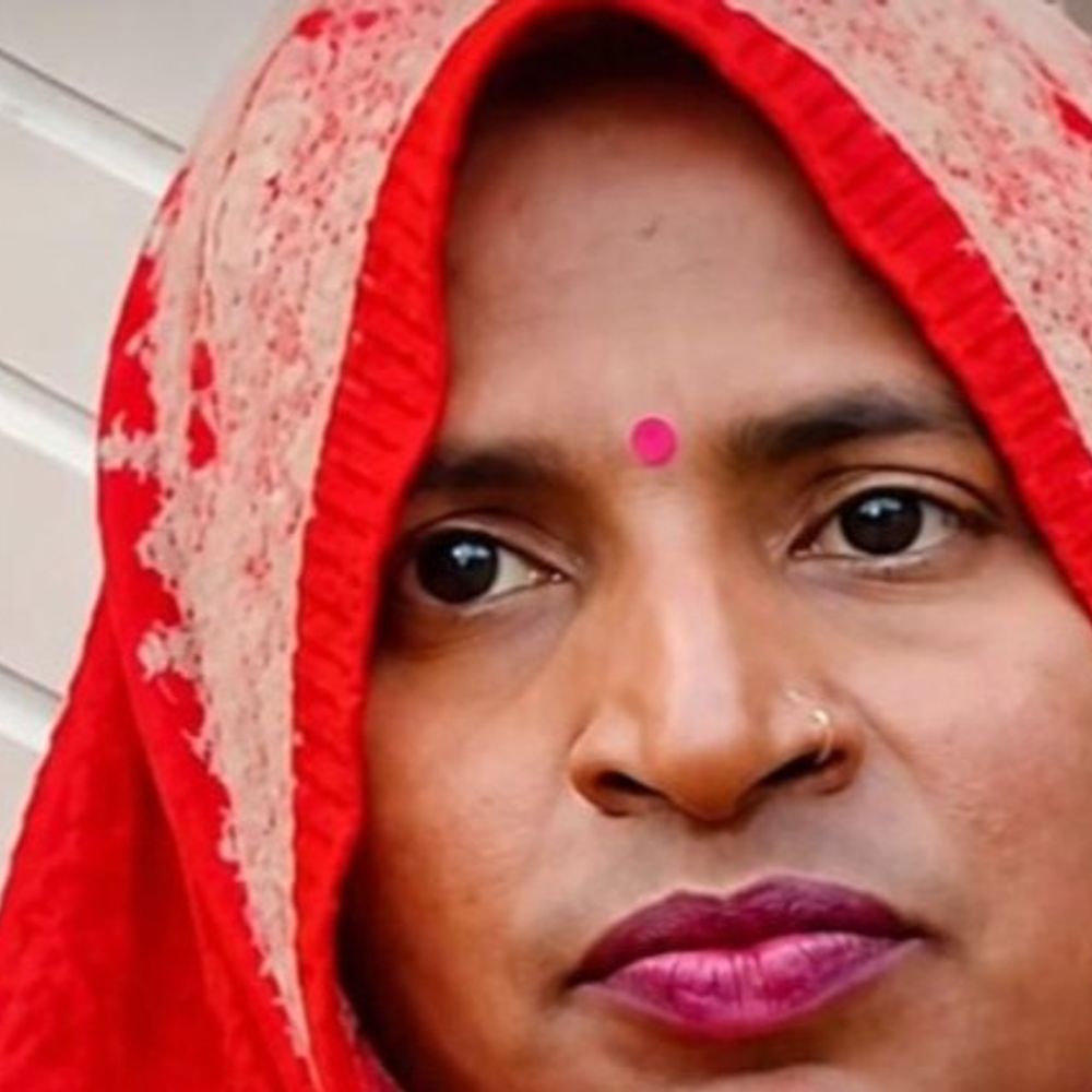 नाबालिग बेटी बोली- पापा ने मम्मी को मारकर लटका दिया:गोंडा में बिना बताए किया अंतिम संस्कार; मामा की तहरीर पर हत्या का केस