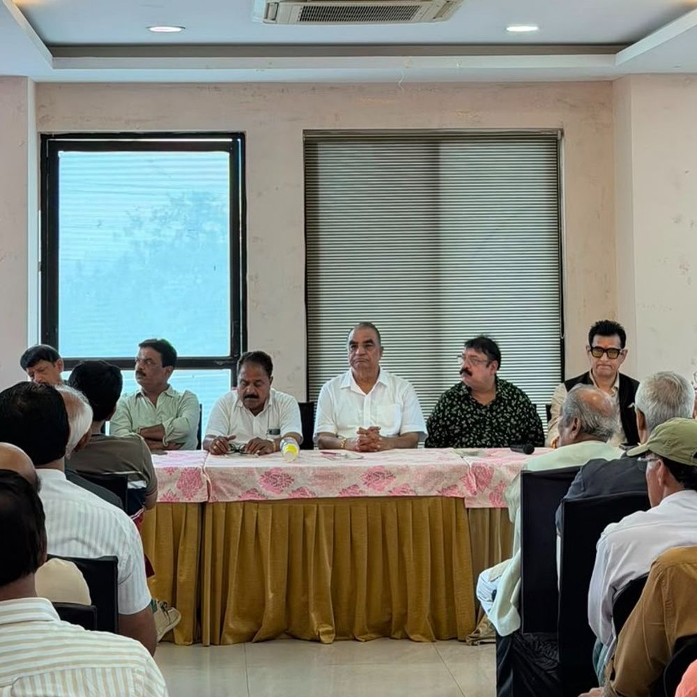
                 कमर्शियल लाइसेंस शुल्क के मुद्दे पर निगम का कल घेराव:भोपाल चैंबर करेगा धरना प्रदर्शन; बैठक में निर्णय- तुरंत वापस लिया जाए 
            