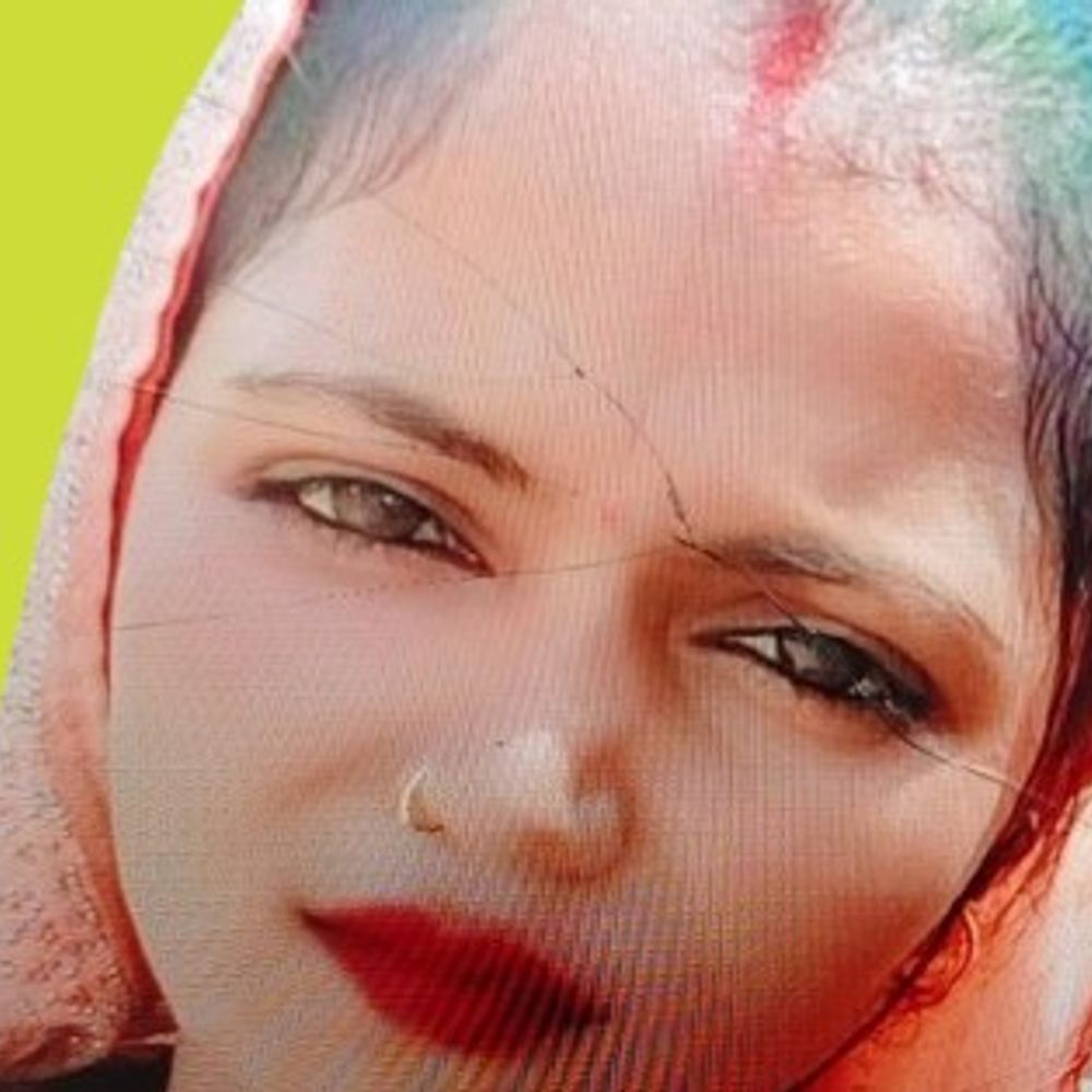हरदोई में विवाहिता ने फंदा लगाकर की आत्महत्या:घर के कमरे में पंखे के कुंडे से लटका मिला शव, बच्चा पास में रो रहा था