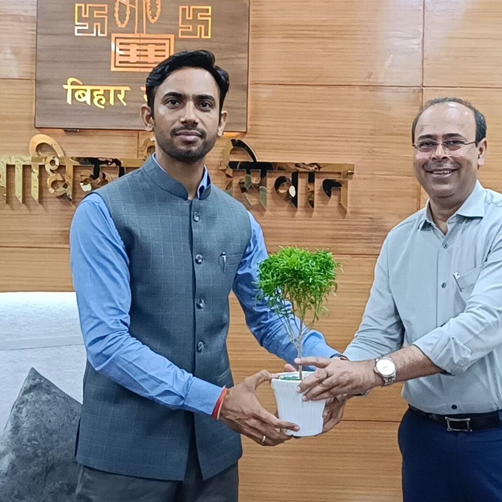 सीवान के 39वें डीएम बने विजय प्रकाश मीणा:बोले-'सुशासन-जनसमस्या समाधान को प्राथमिकता',विकास कार्यों में लाएंगे तेजी